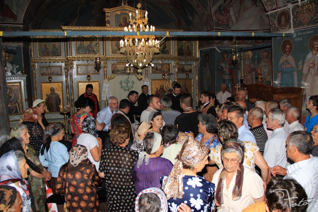 Hram la Biserica „Sfântul Ilie“. Peste 300 de persoane