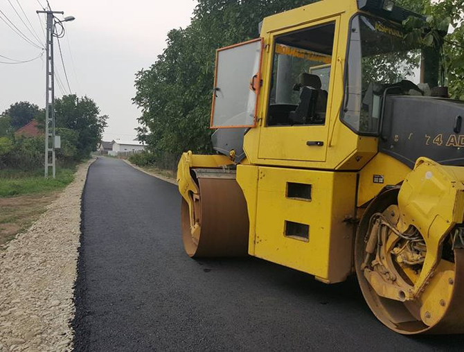 GALERIE FOTO: Străzi asfaltate pentru prima dată în istoria orașului Odobești