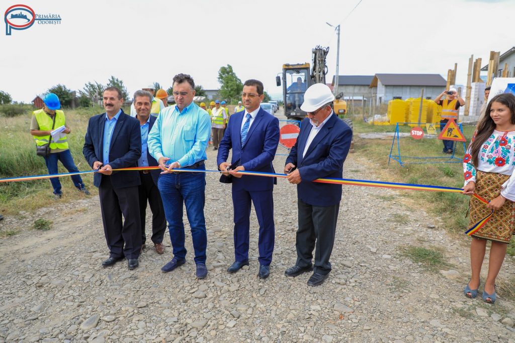 Au început lucrările la rețele de apă și canalizare din Odobești