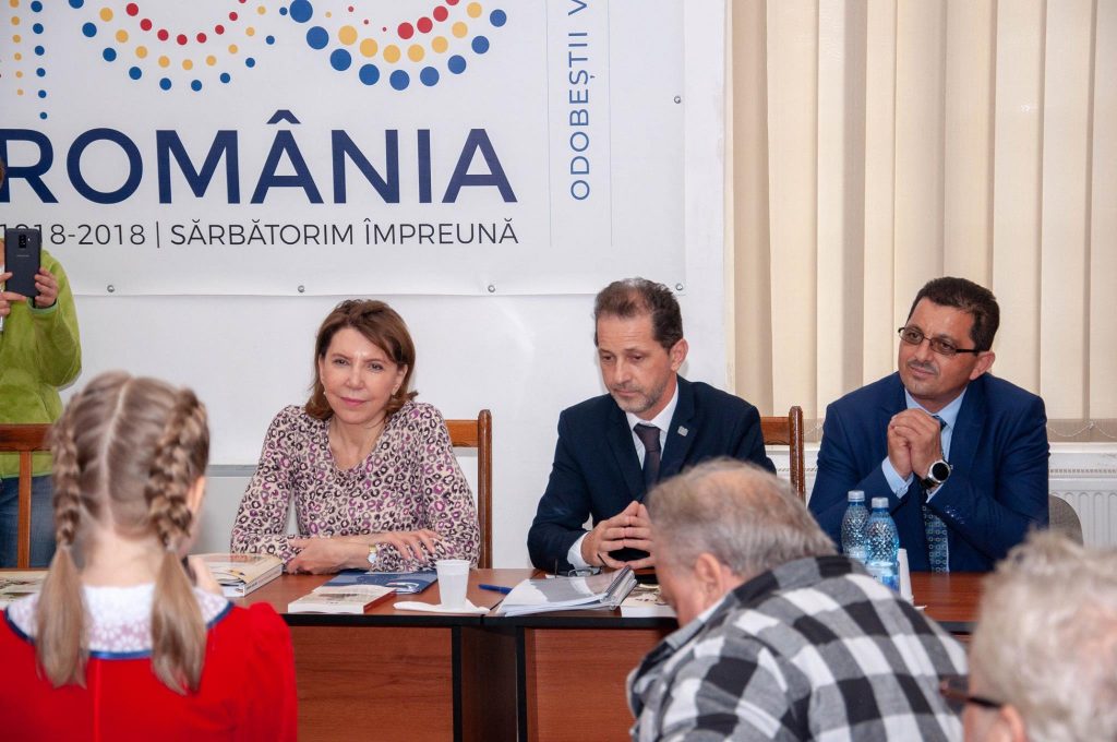 Ambasadorului Franței prezent la Odobești, la omagierea geografului României Mari