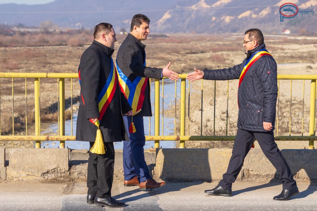 Primarii din Odobești, Vârteșcoiu și Broșteni au dat mâna peste Milcov